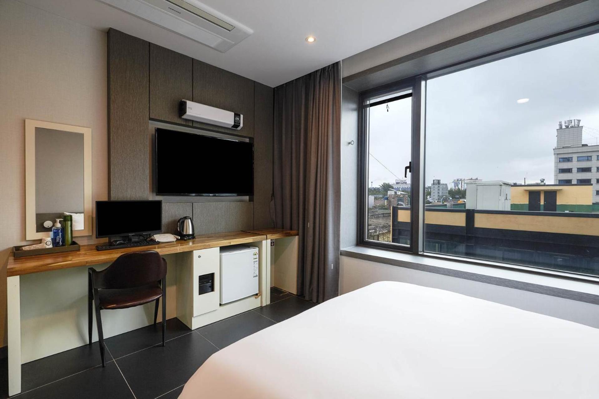 Incheon Blue Marine Hotel Bagian luar foto
