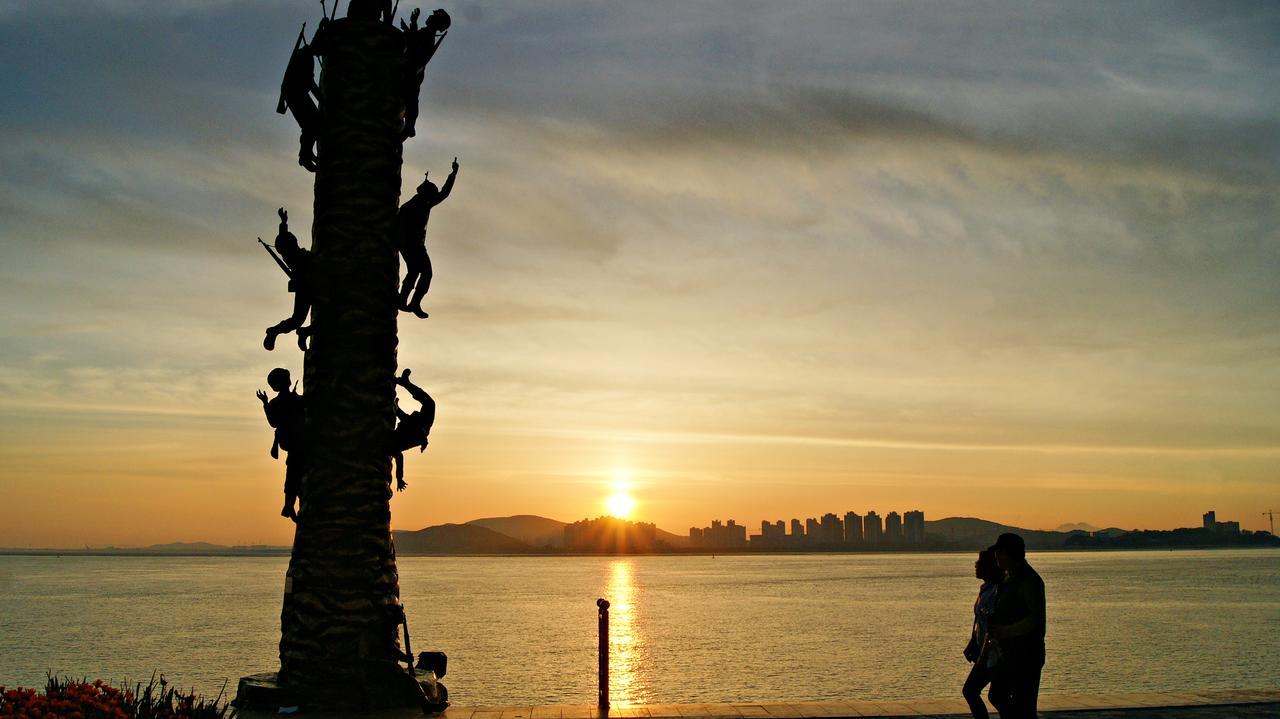 Incheon Blue Marine Hotel Bagian luar foto