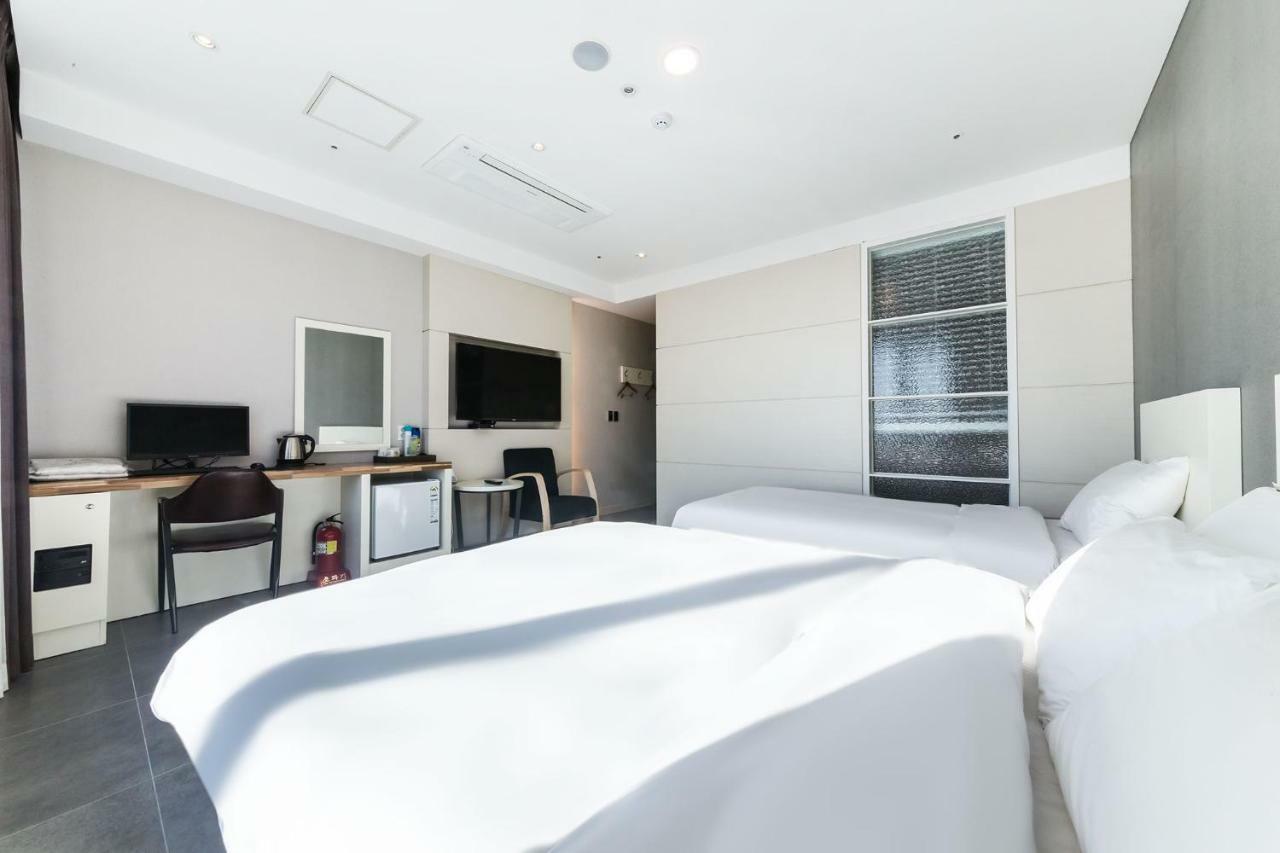 Incheon Blue Marine Hotel Bagian luar foto