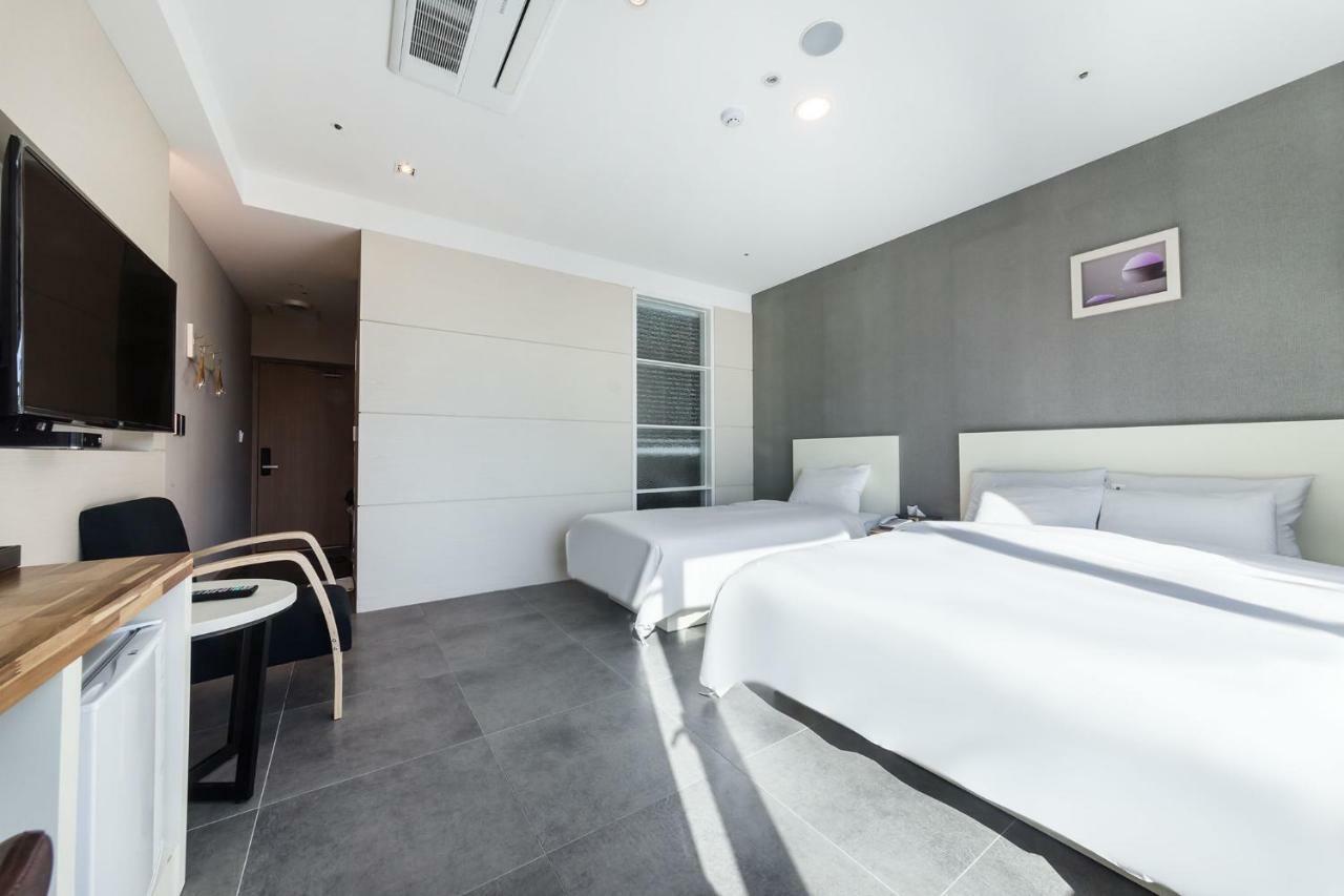 Incheon Blue Marine Hotel Bagian luar foto