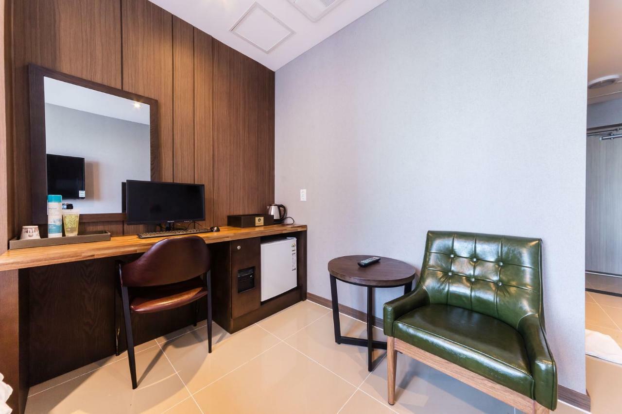 Incheon Blue Marine Hotel Bagian luar foto