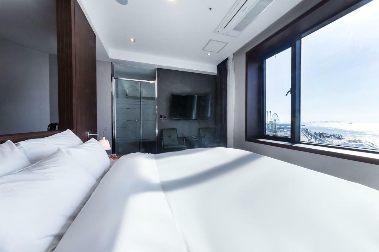 Incheon Blue Marine Hotel Bagian luar foto
