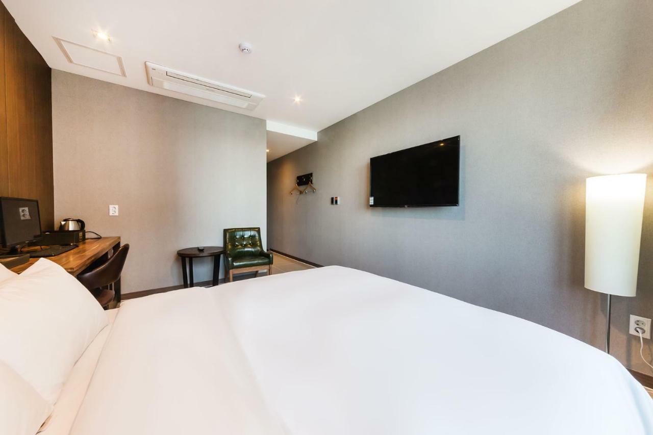 Incheon Blue Marine Hotel Bagian luar foto
