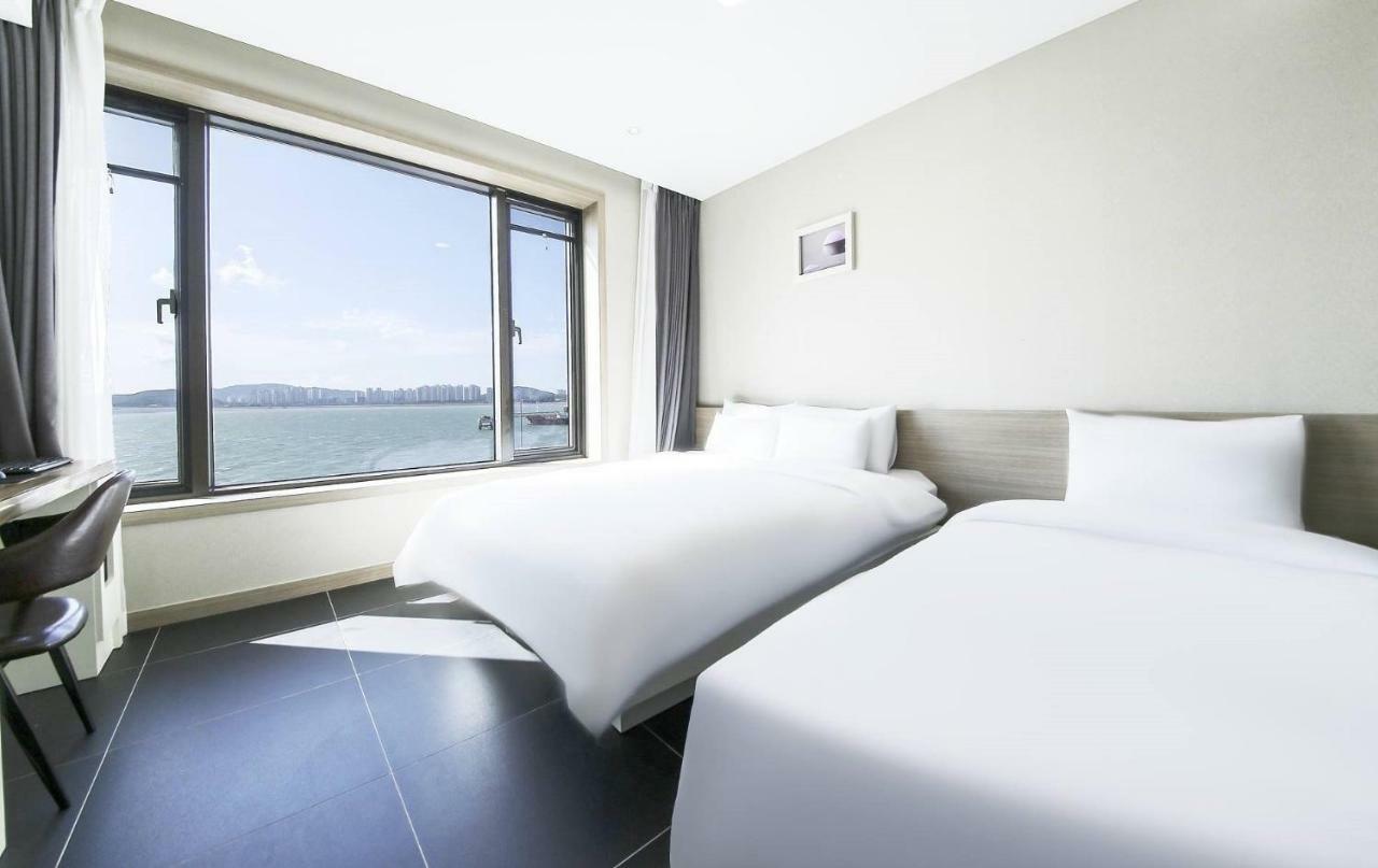 Incheon Blue Marine Hotel Bagian luar foto
