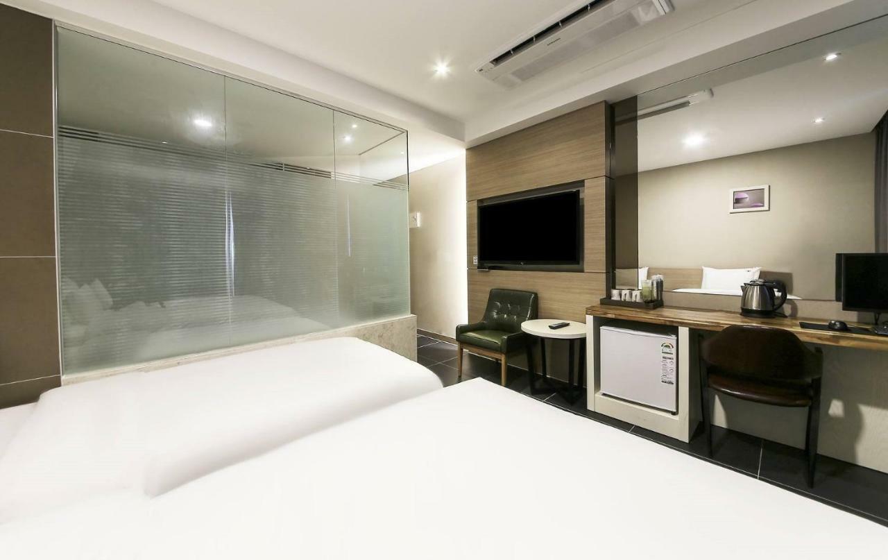 Incheon Blue Marine Hotel Bagian luar foto