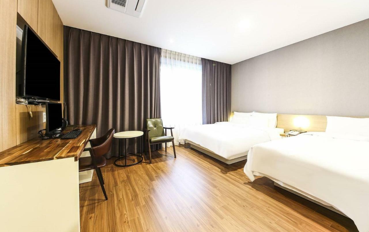 Incheon Blue Marine Hotel Bagian luar foto