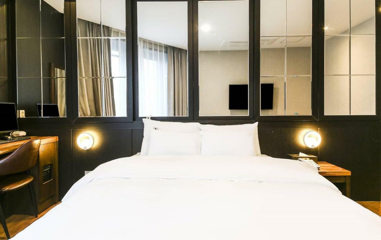 Incheon Blue Marine Hotel Bagian luar foto