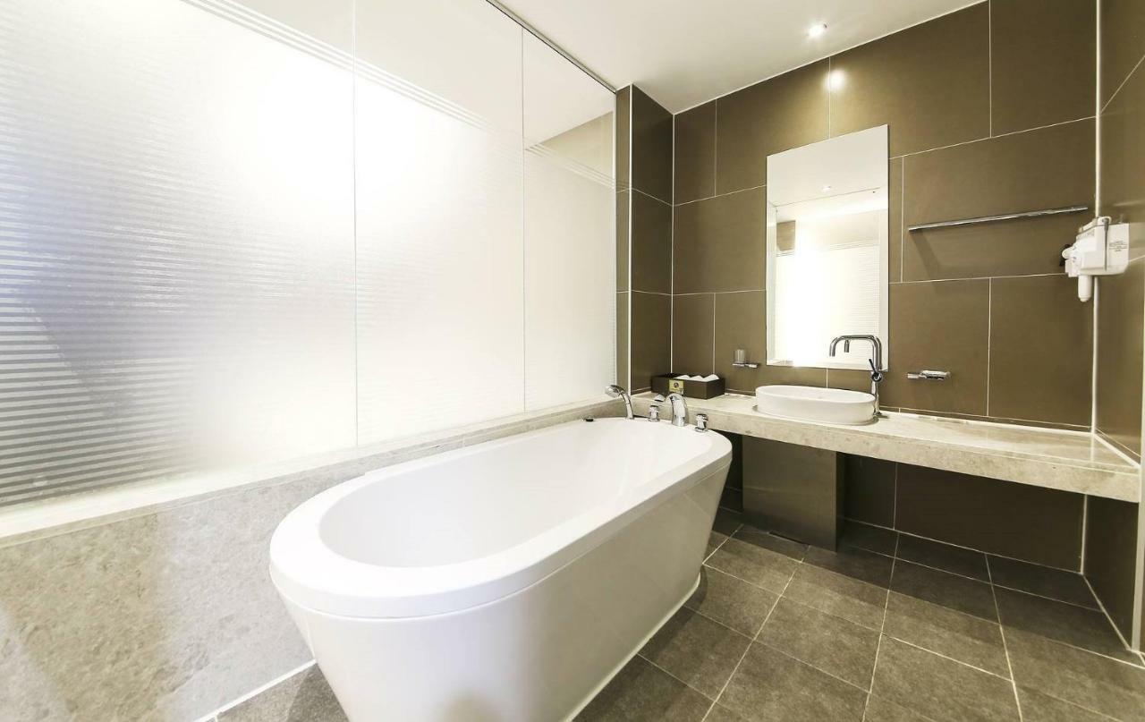Incheon Blue Marine Hotel Bagian luar foto