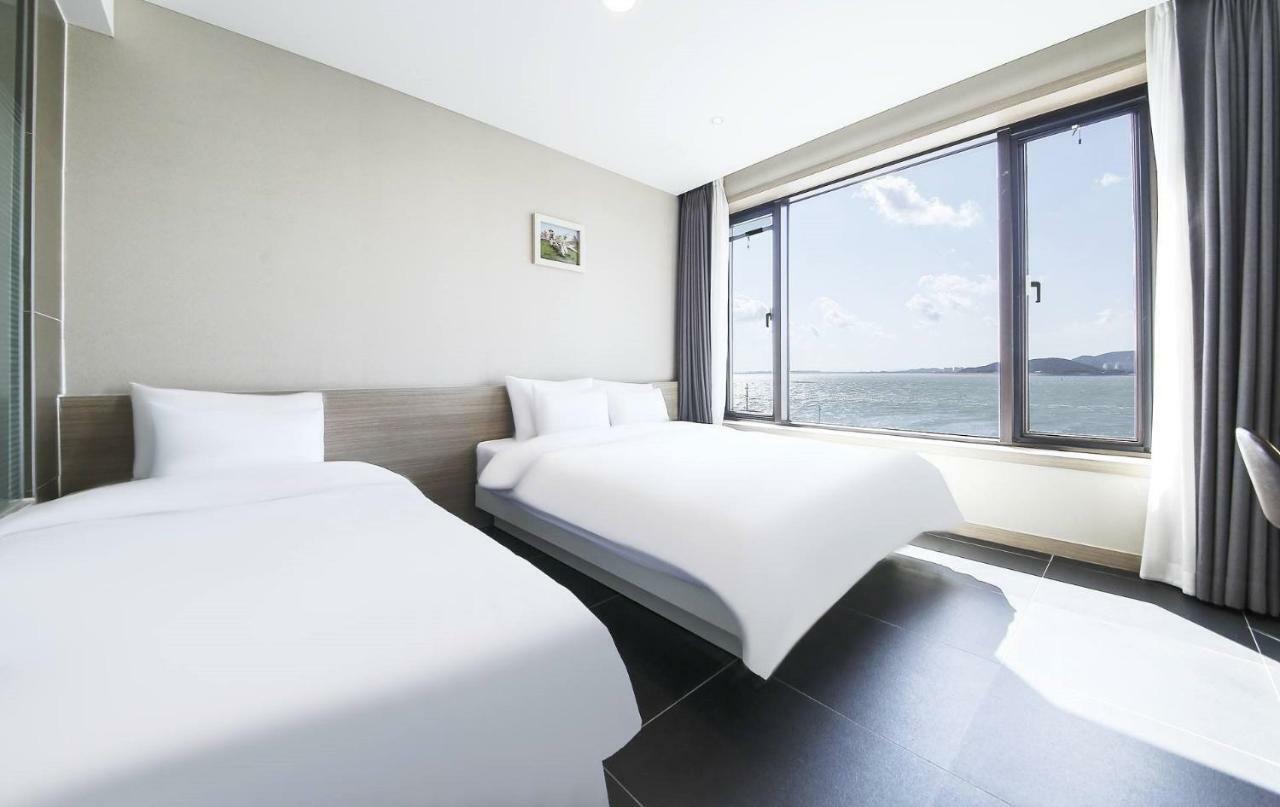 Incheon Blue Marine Hotel Bagian luar foto